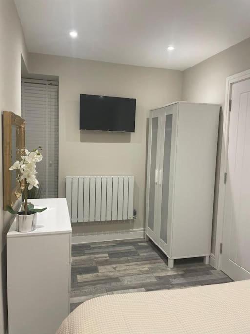 Rivendell Modern 2 Bedroom Apartment In St Peters Village Sleeps 6 Broadstairs Exterior foto